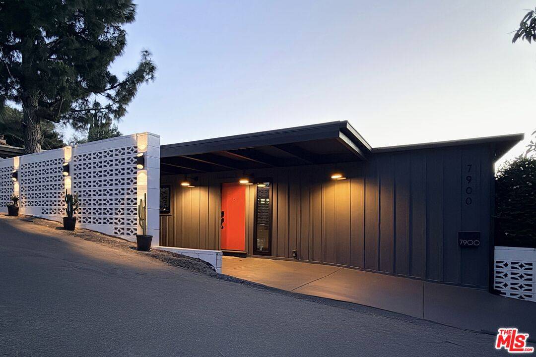 7900   Willow Glen Rd 3BR Hollywood Hills East La