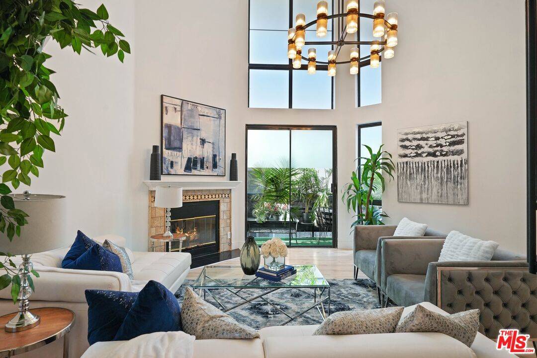12000   Goshen Ave 4BR Brentwood La