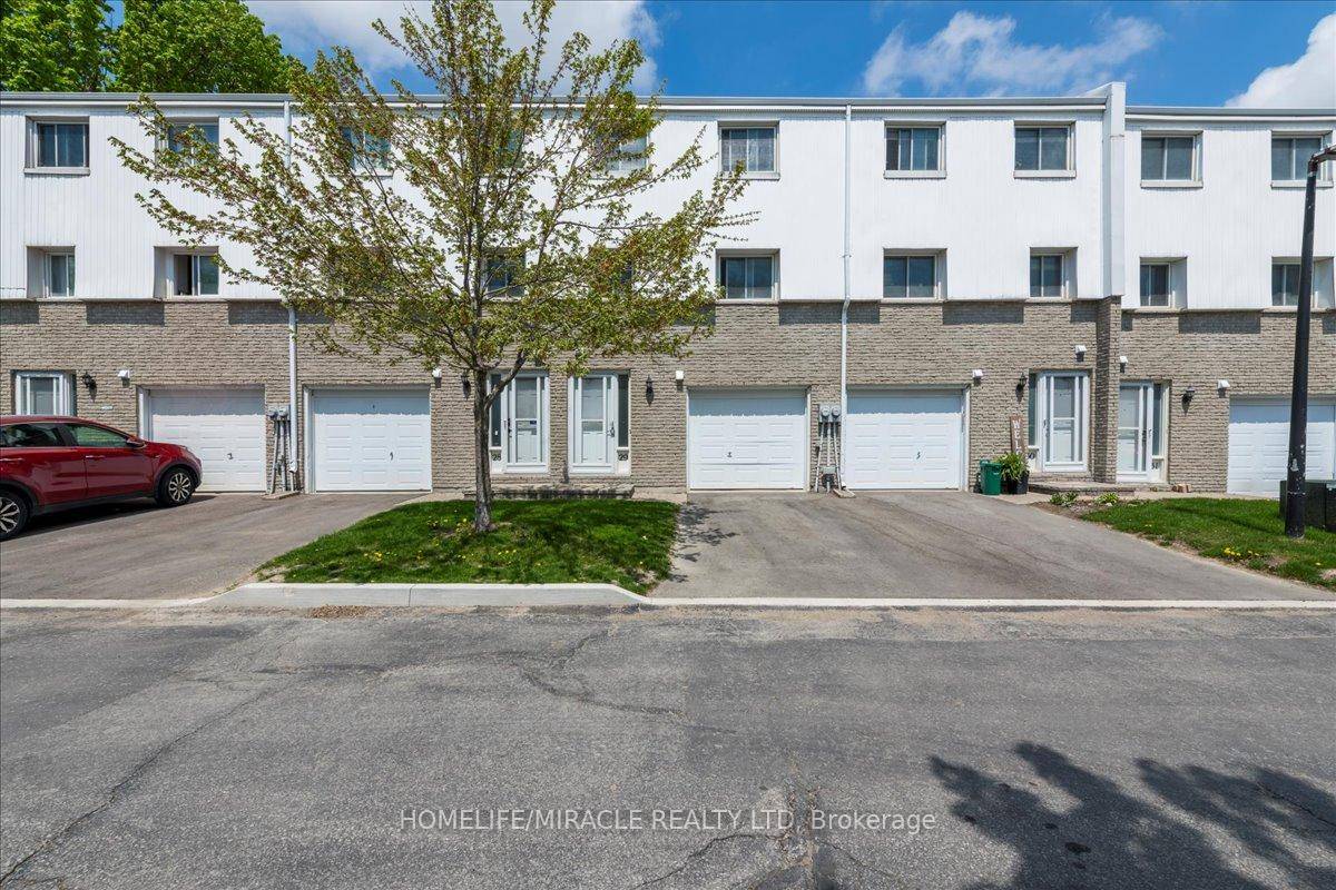 This meticulously cared for townhouse is ready for immediate move in, offering a fantastic opportunity for first time buyers !