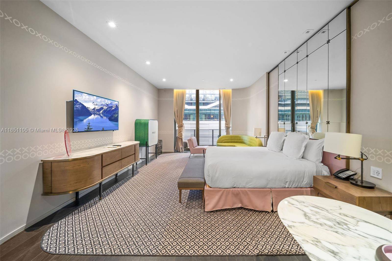 Turnkey Luxury in the Heart of Brickell !