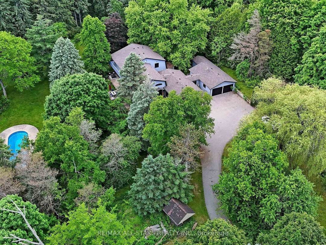 A private estate designed for elevated living, set on 6 acres just minutes from Uxbridge with convenient access to Highway 407 for an effortless commute to the GTA.