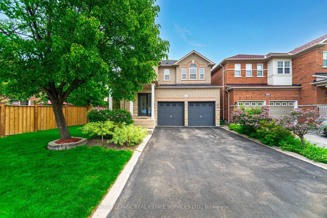 Executive 4 Bedroom Home on Premium 50Ft Lot in Churchill Meadows !
