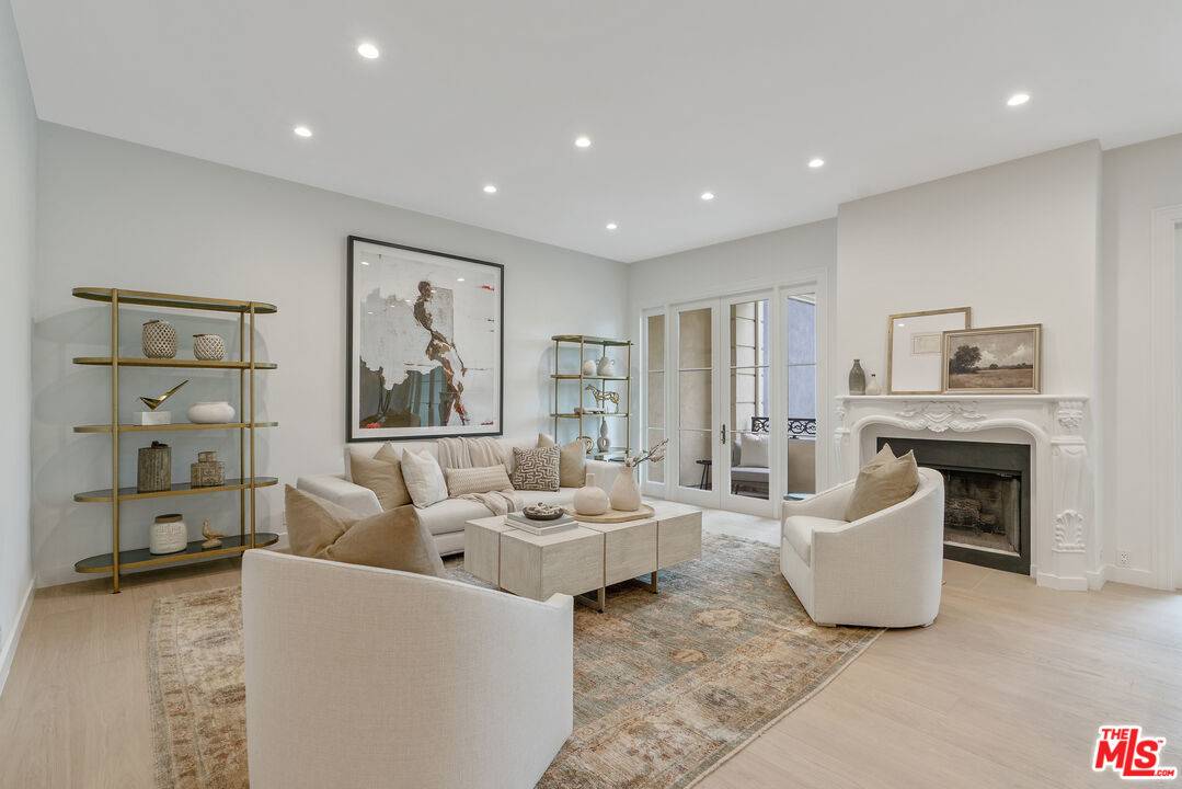 10118   Empyrean Way 2BR Beverlywood La
