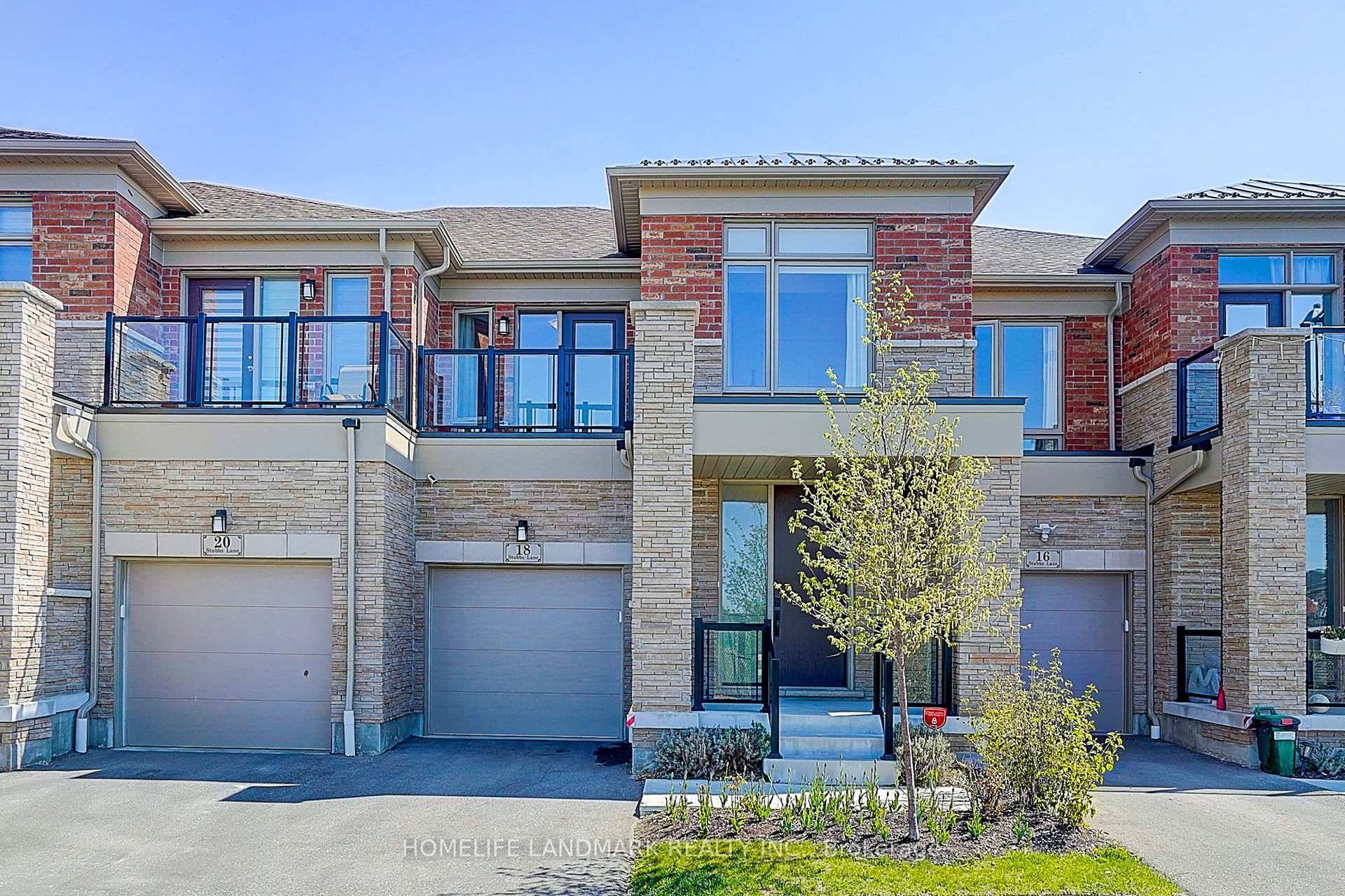 Rarely Offered ! Modern Luxury Townhome in the Heart of Aurora Backing Onto Ravine amp ; Ponds.