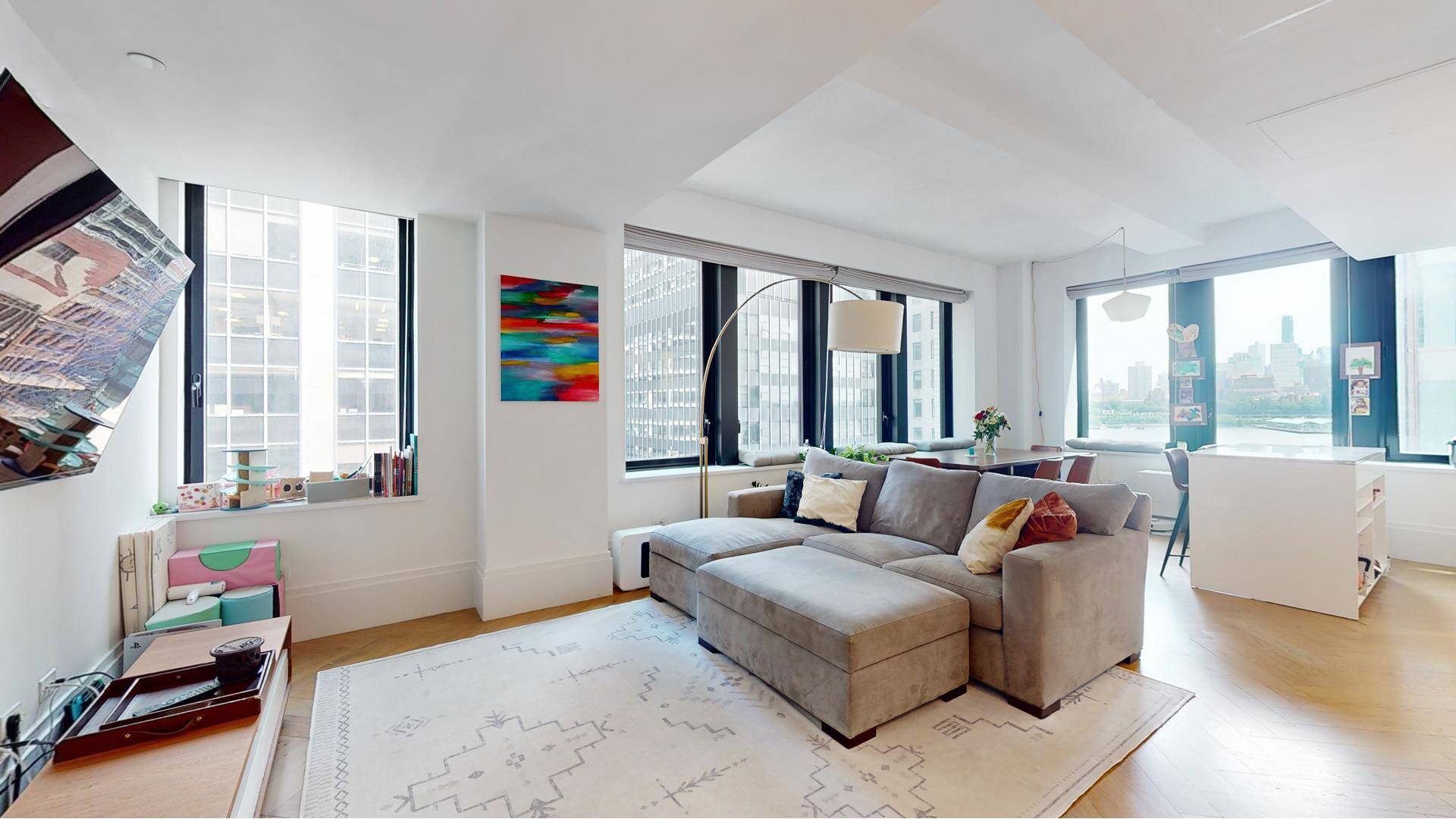 PRICE DROP amp ; ONE MONTH FREE RENT AVAILABLE NOW freshly painted, professionally cleaned, unit is vacant and showings are very flexible River views, quick access to public transportation, an ...