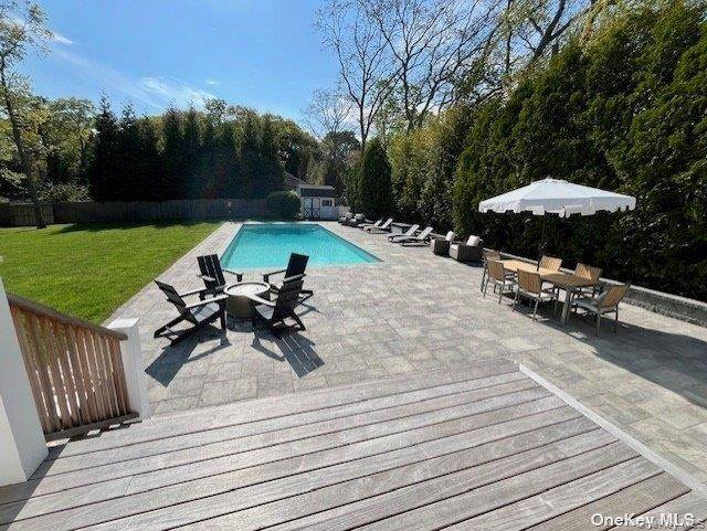 This home has been completely redon and has a great, open floor plan with high ceilings and an open loft.