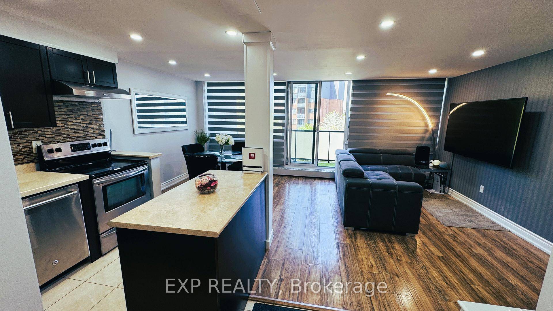 Located at Erin Mills Pkwy amp ; QEW, this lowest priced 3 bedroom stacked townhouse in Mississauga is a rare find spacious, well maintained, and move in ready !