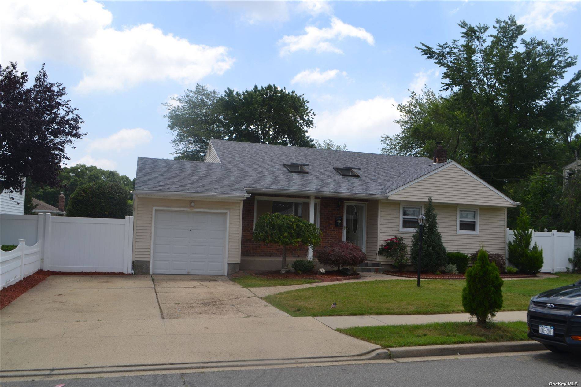 Split Level 4 Bedroom, 1 Full Bath Rental Home.