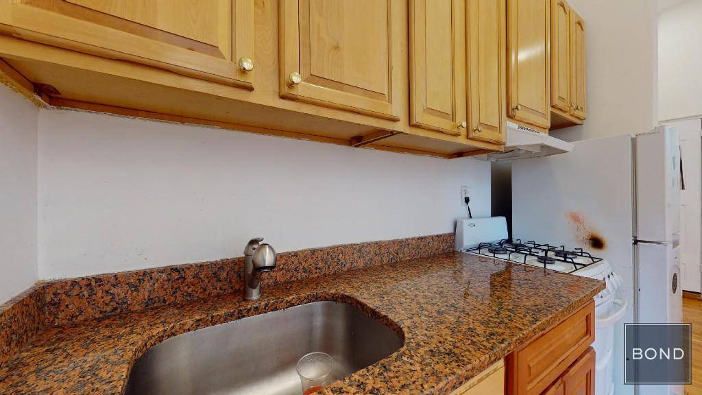 Renovated 2 bedroom in prime East Village.