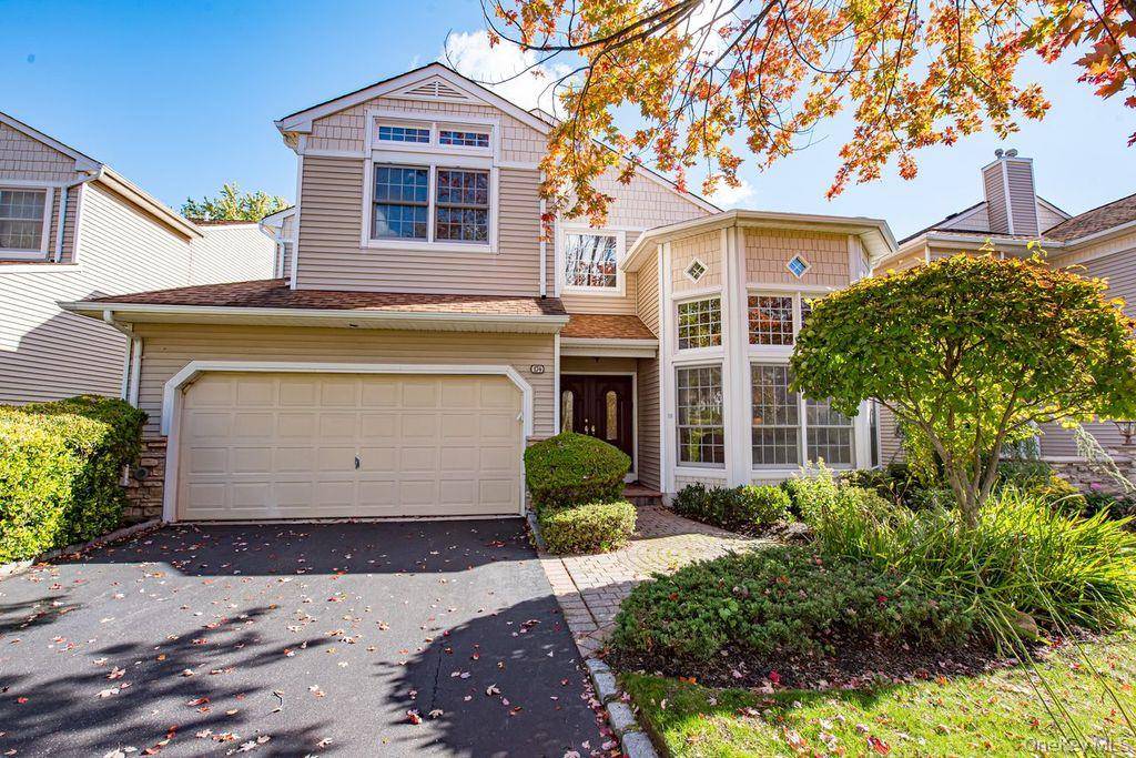 The Hamlet at Olde Oyster Bay is a gated community with endless amenties.