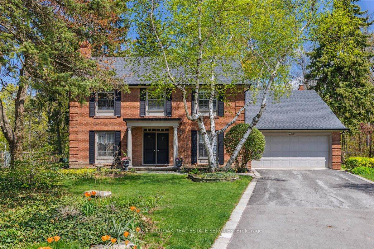 A great opportunity to own a stately 5 bedroom home on one of the best courts in prestigious Tyandaga one of Burlington's most coveted, family friendly neighbourhoods.
