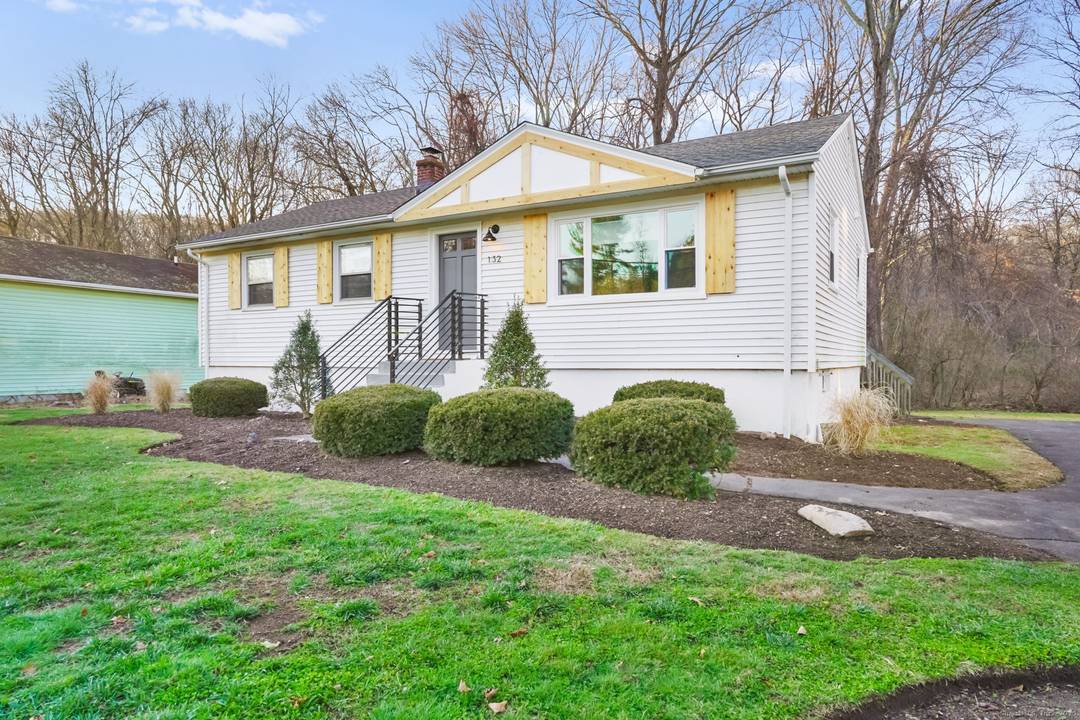 Beautifully Remodeled 3 Bedroom 2 Bath in Fairfield !