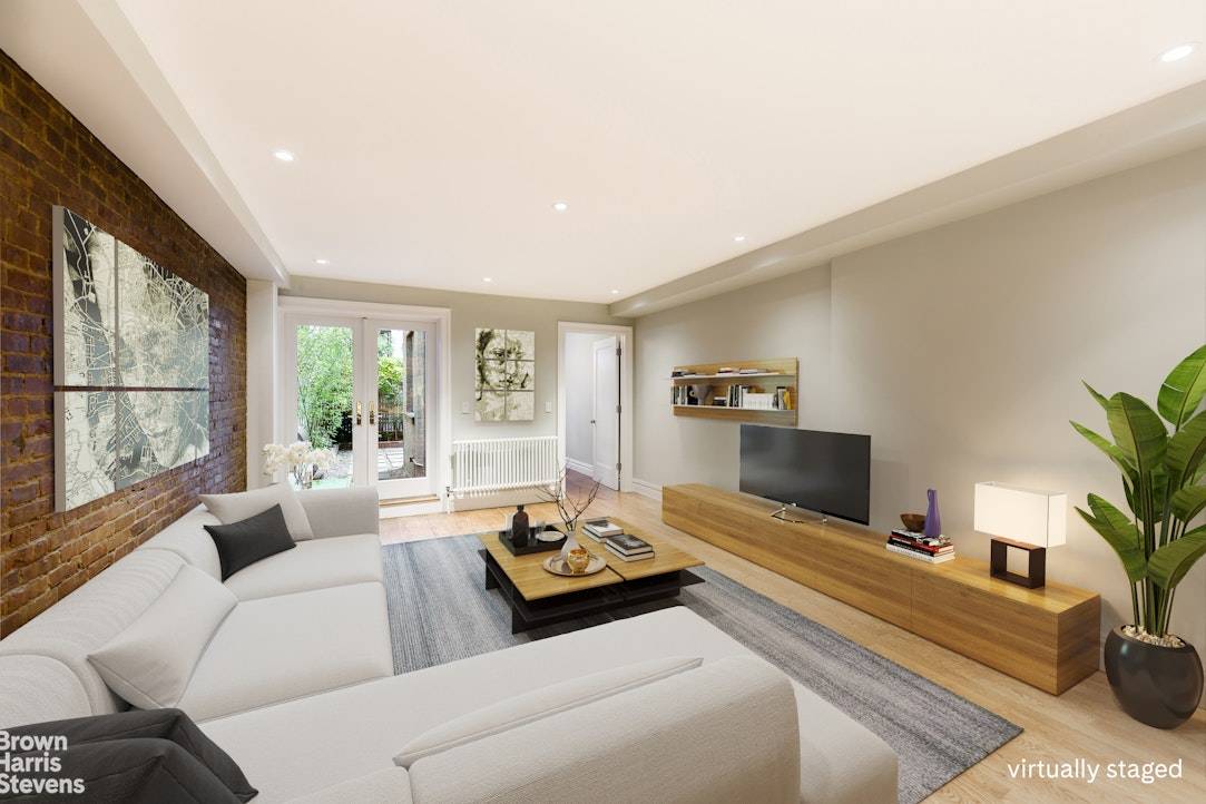 Centrally located among some of the City's finest restaurants, cultural and academic institutions, specialty boutiques, and Riverside and Hudson River Parks, 219 West 70th Street offers exceptional opportunities to live, ...