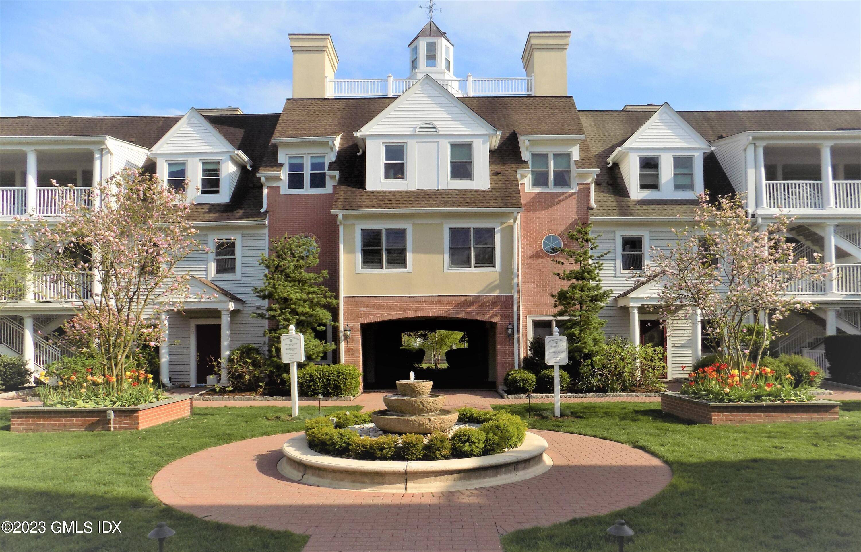 Old Greenwich Gables 3 story townhouse with 2 Primary bedrooms w bath 1 on the main level and 1 on the 2nd floor your choice.