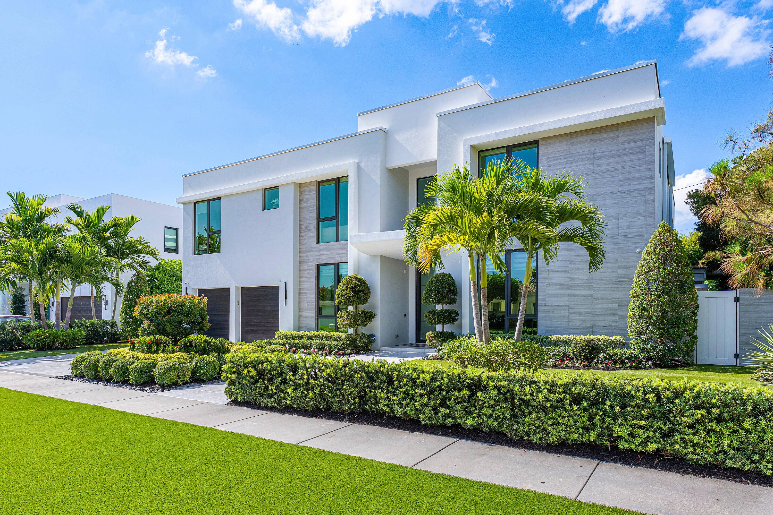 Get ready to be wowed by this stunning five bedroom estate that screams contemporary luxury !