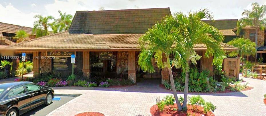 For Lease retail spa Commercial Space 4200 SQFT.