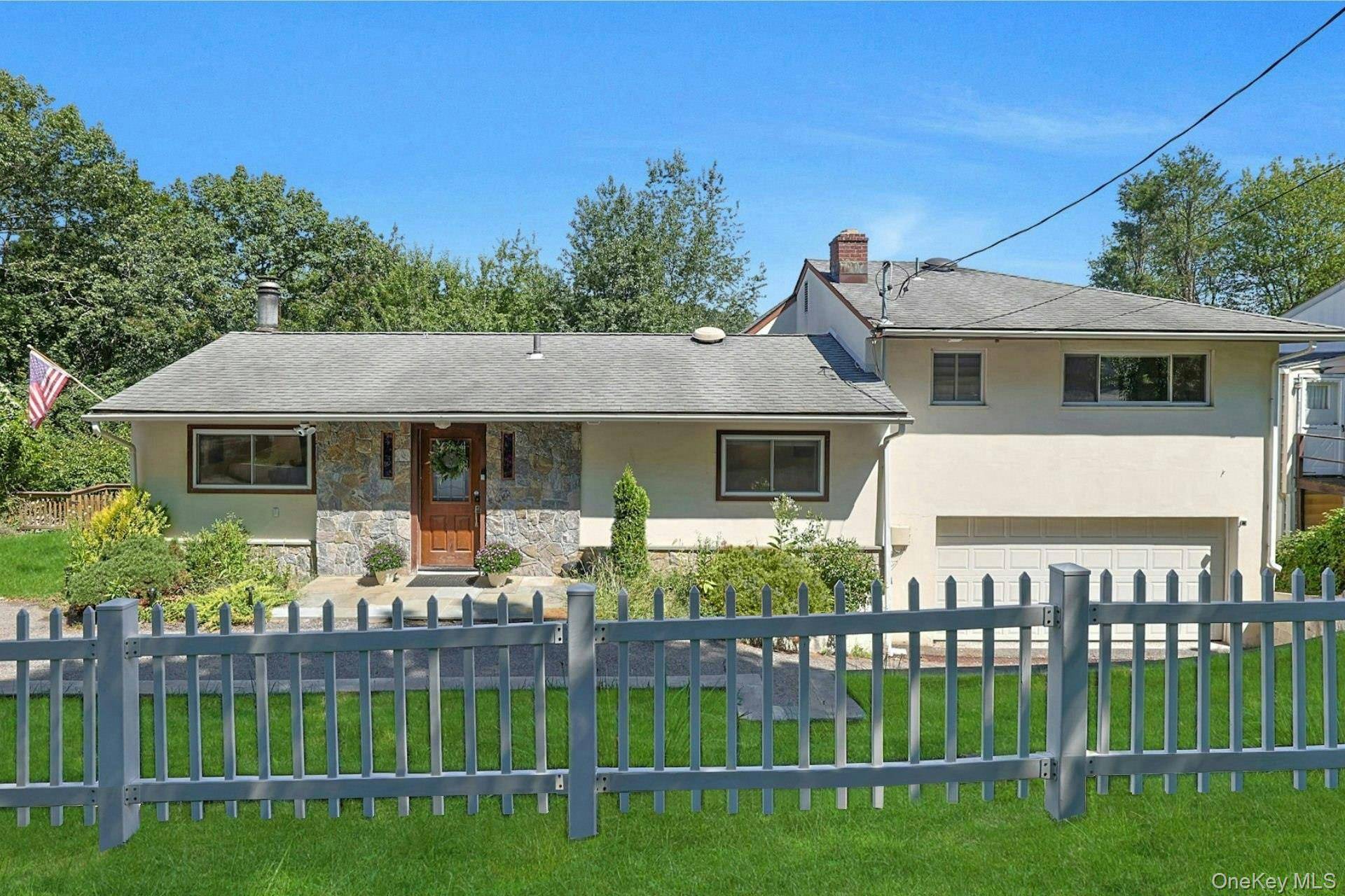 Move in ready four bedroom, three bathroom split level home located in Tarrytown's quaint Pennybridge neighborhood, and within the highly sought after Irvington School District.