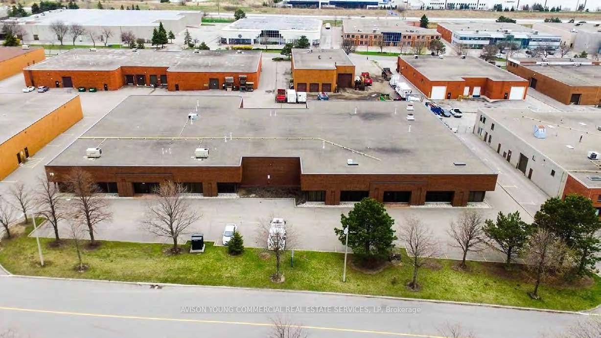 Freestanding building with heavy power in the Pine Valley Business Park !