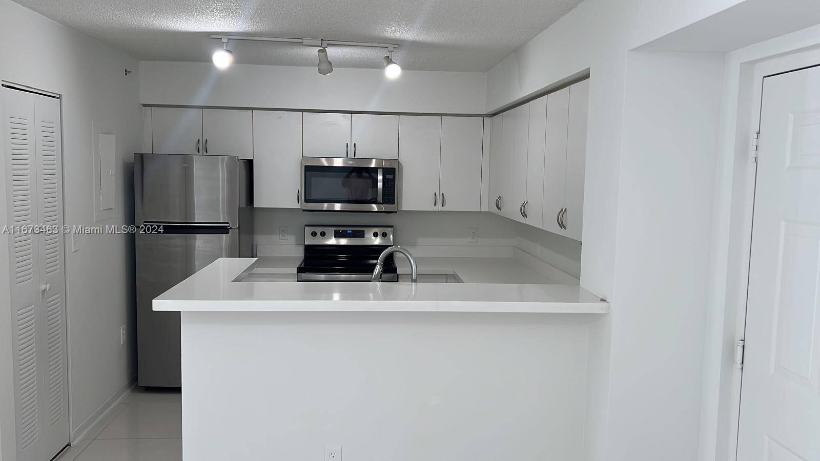 Welcome to Enclave at Doral, where comfort meets convenience !