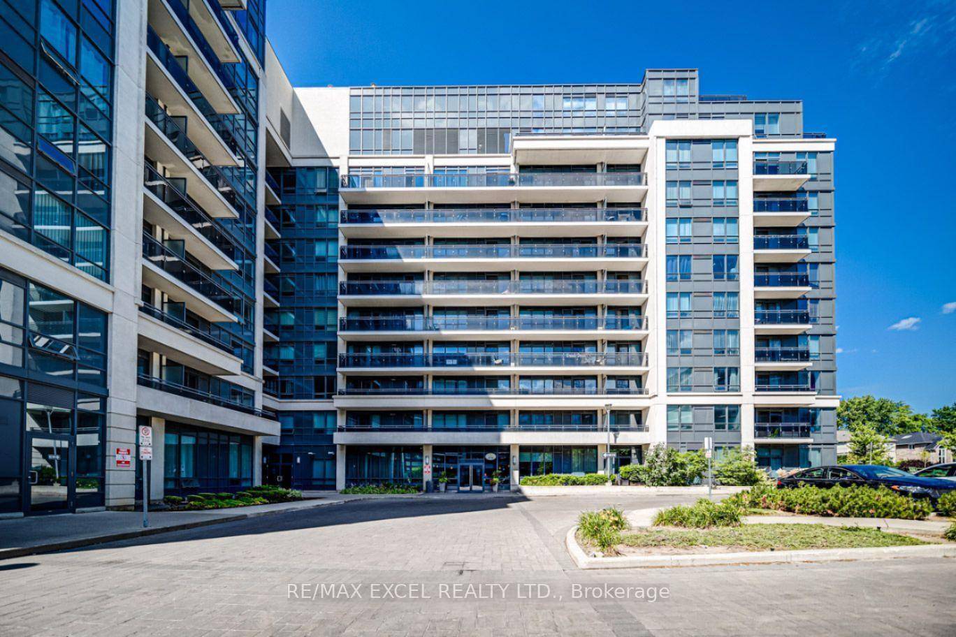 Welcome to this Bright and Spacious 1 Den unit ideally located at Highway 7 amp ; Bayview in the heart of Richmond Hill.