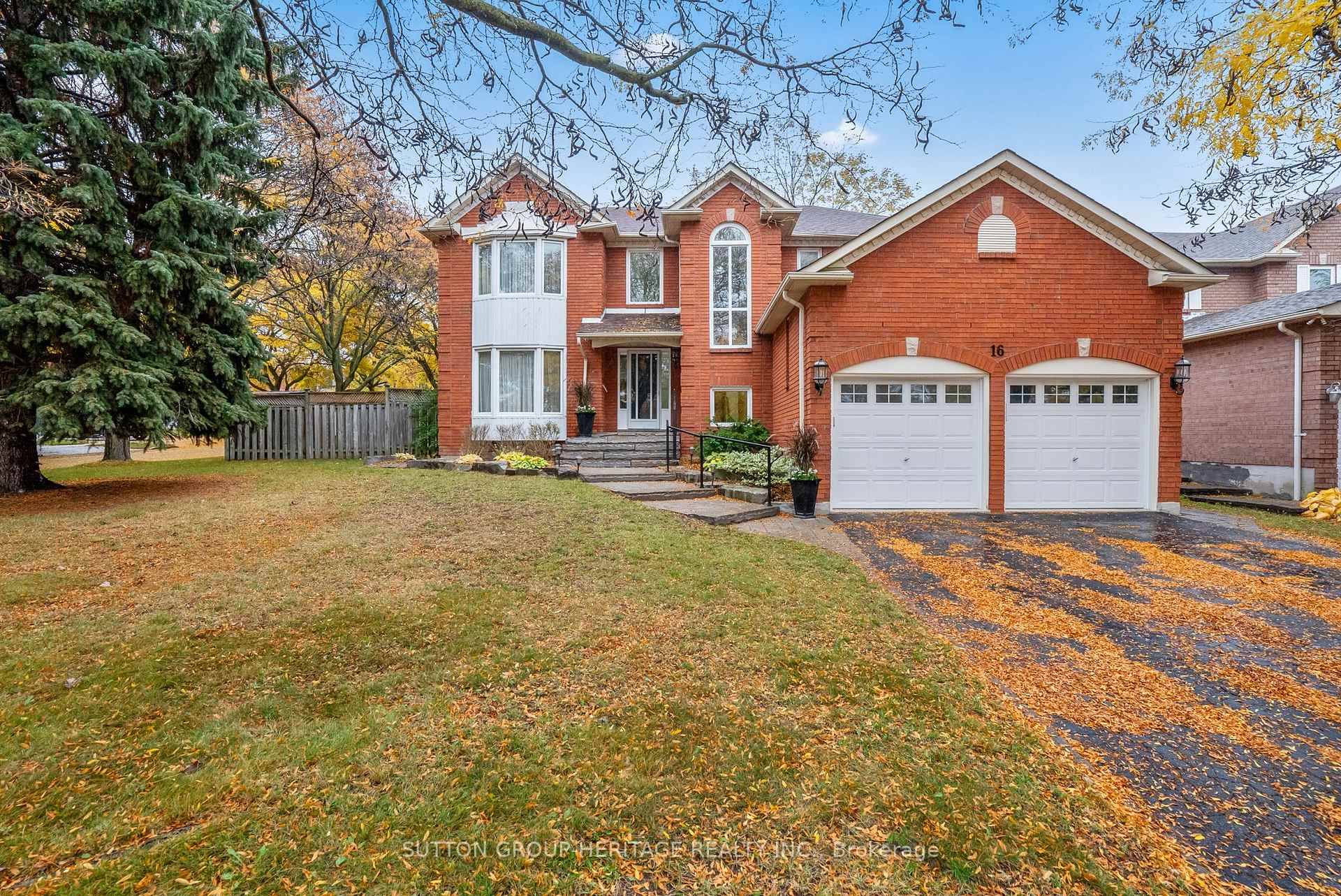 Welcome to This Bright amp ; Spacious Hermitage Executive Home Built By Heathwood Homes Offering 3436 Sq Ft Above Grade With An Additional 1718 Sq Ft Full Height Basement That ...