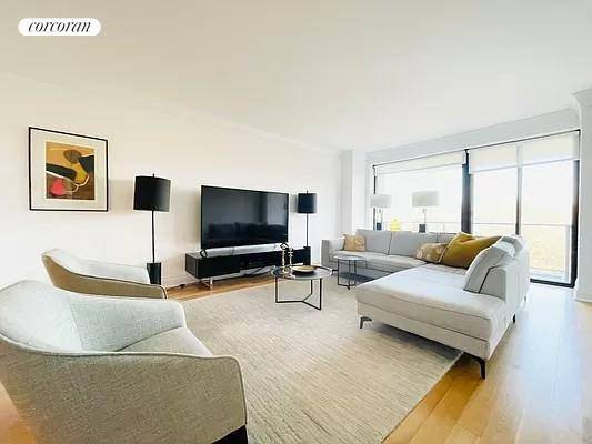 View the blooms of Central Park as they arrive at your doorstep.
