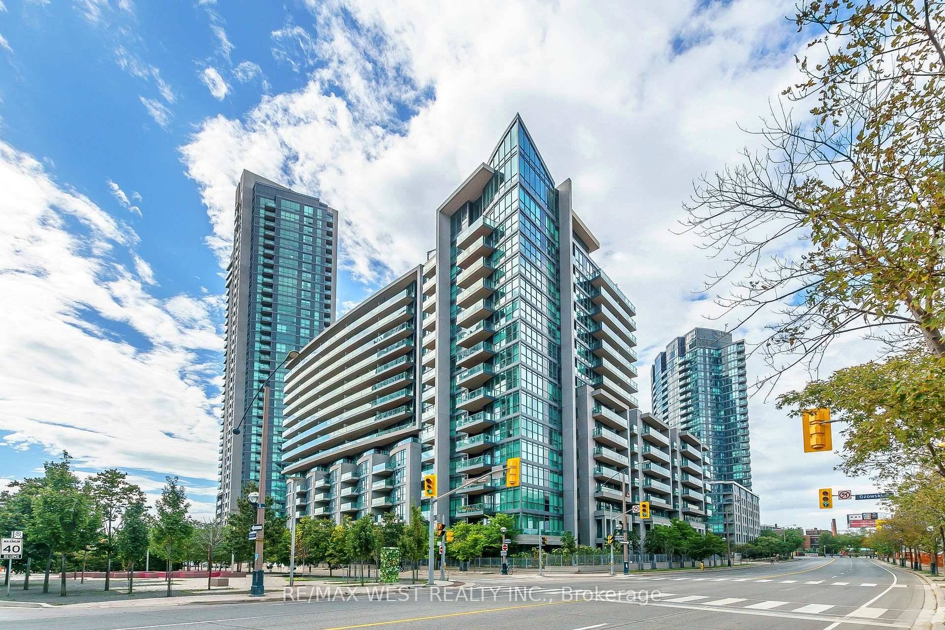 This thoughtfully designed condo combines modern style, comfort, and unbeatable downtown convenience.