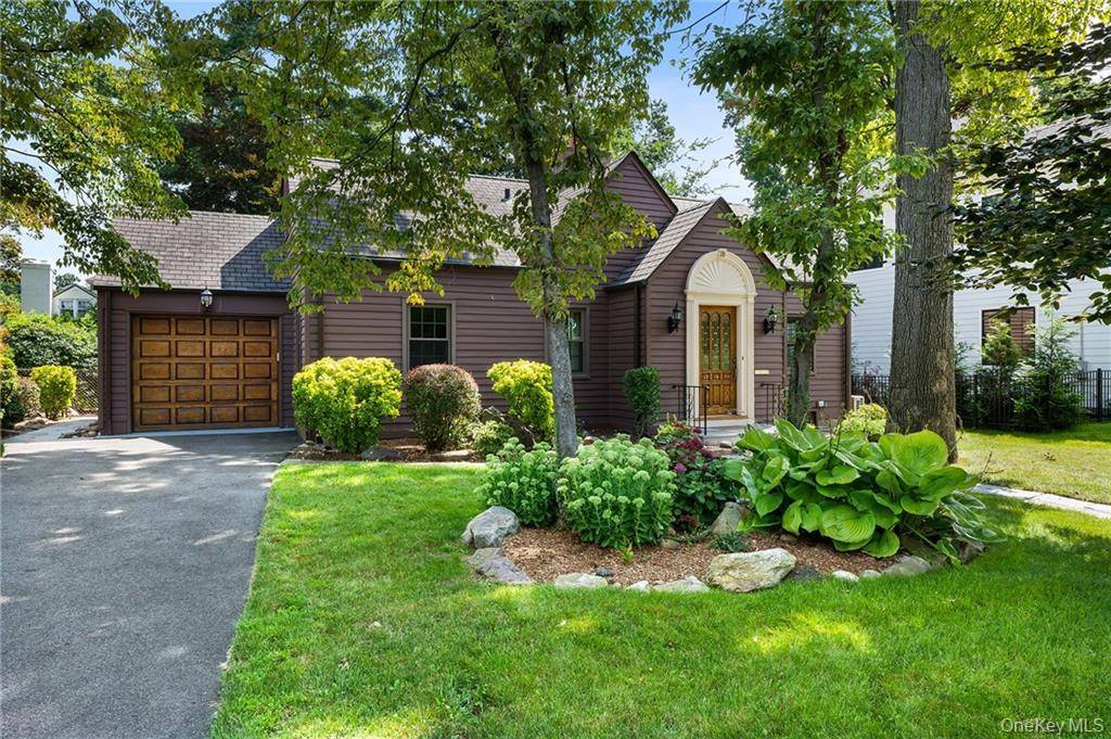 Picturesque 3 Bed, 2 Bath Pelham Manor Home Overlooking Prospect Hill Elementary amp ; Park.