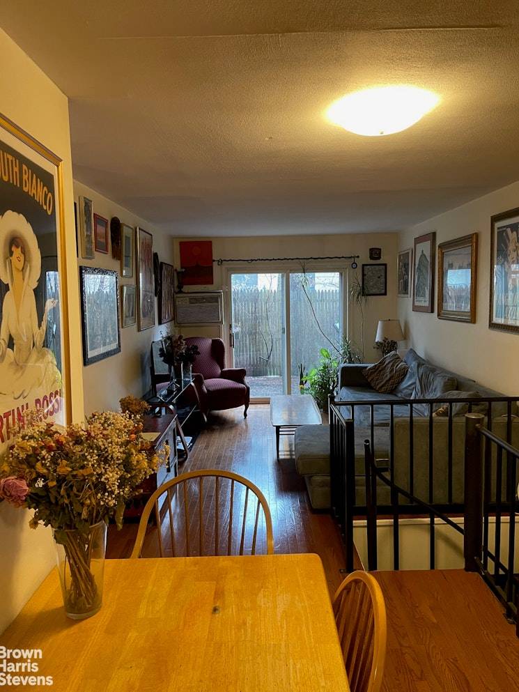 Available for May 1st Move in !