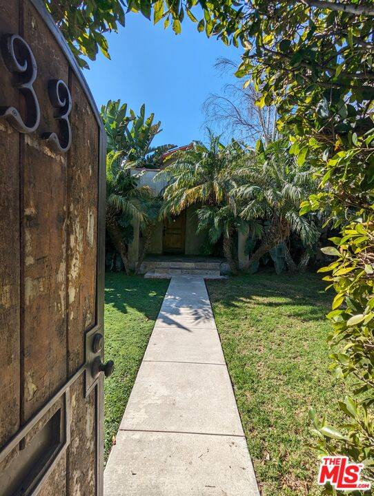 833  N Las Palmas Ave 3.0 Hancock Park LA