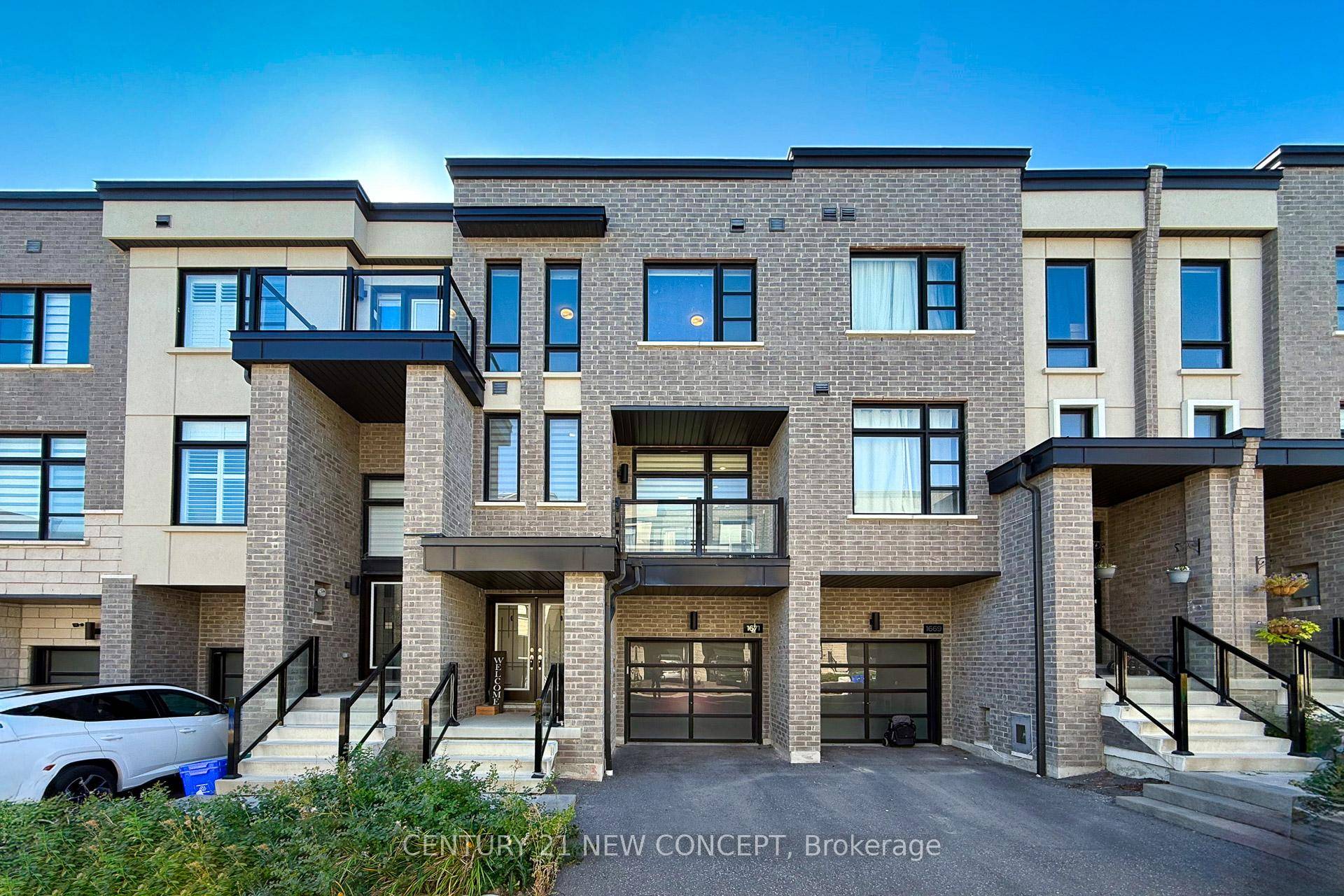 Beautiful Contemporary Open Concept Freehold Townhouse With a Backyard Built In 2021 In Duffin Heights !