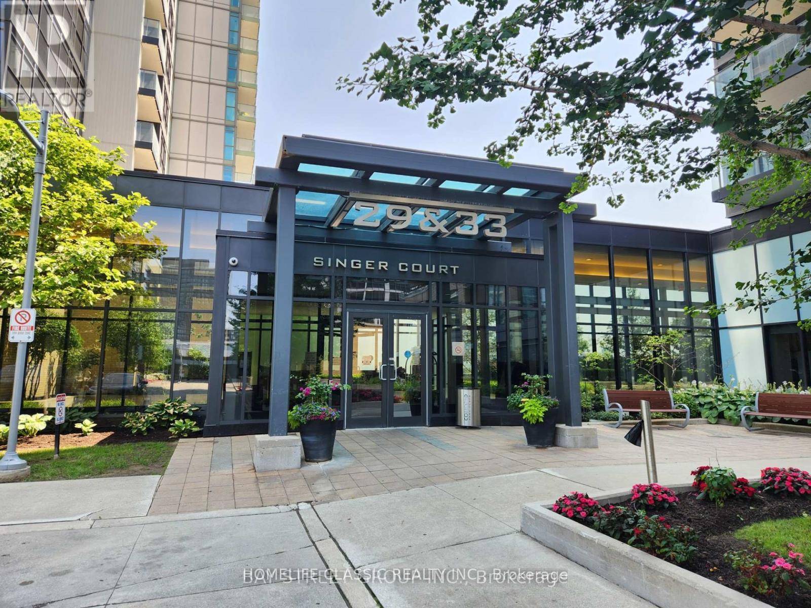 Spacious amp ; Well Lit 1 Den FULLY furnished with an amazing View, Offering 650 Sq Ft and A 107 Sq Ft Balcony !