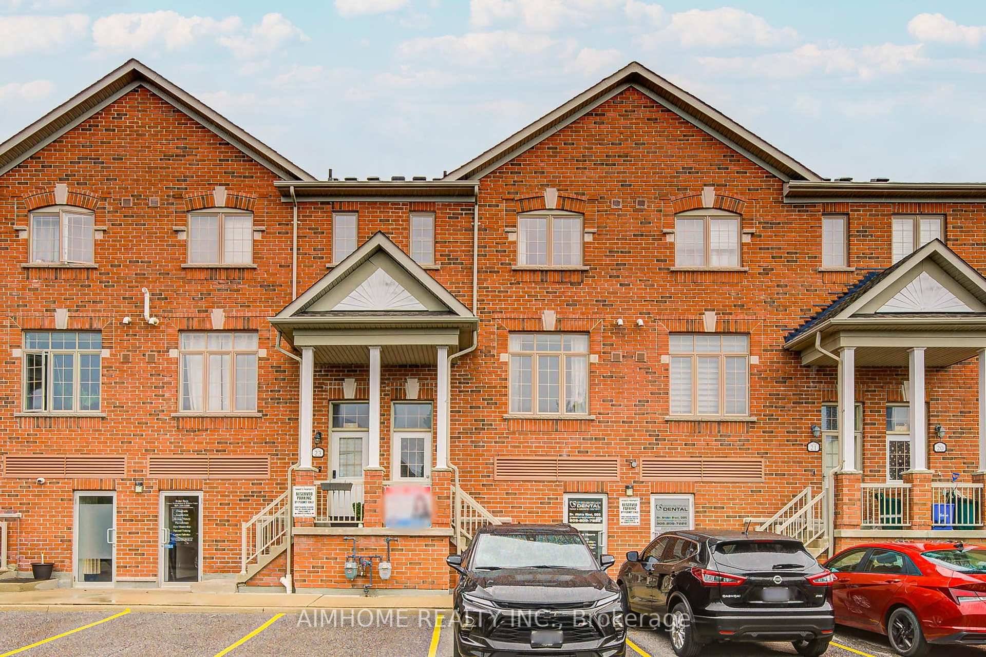 Welcome To This New Renovated Beautiful and Bright Townhome In Highly Sought After Greensborough Community !