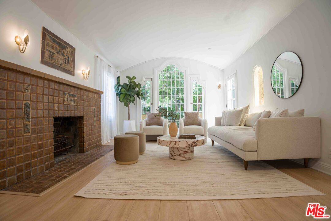 935 Venezia Ave 6BR Marina Del Rey La