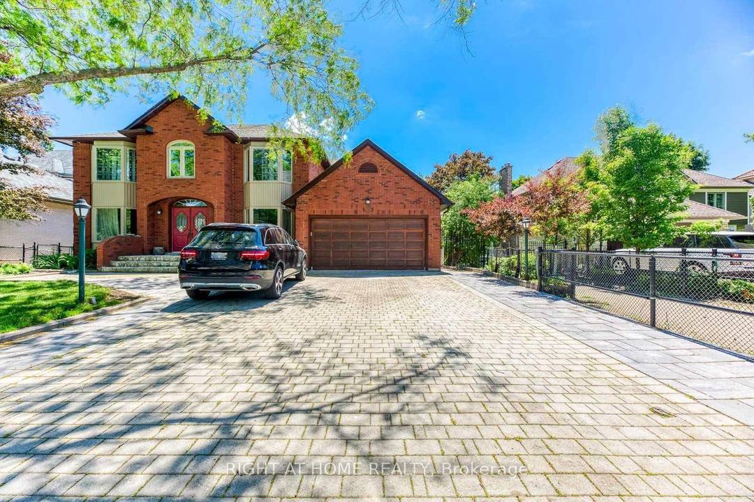 Lake View Room. Newer renovated one bedroom plus exclusive use 5pc ensuite washroom for lease on the 2nd Floor Of A Detached House Just Beside Ontario Lake, It Is Not ...