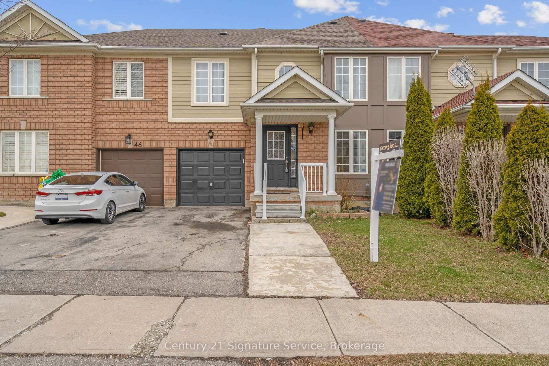 4 Bedroom freehold town home 2115 square feet nestled in one of Brampton's most desirable communities.