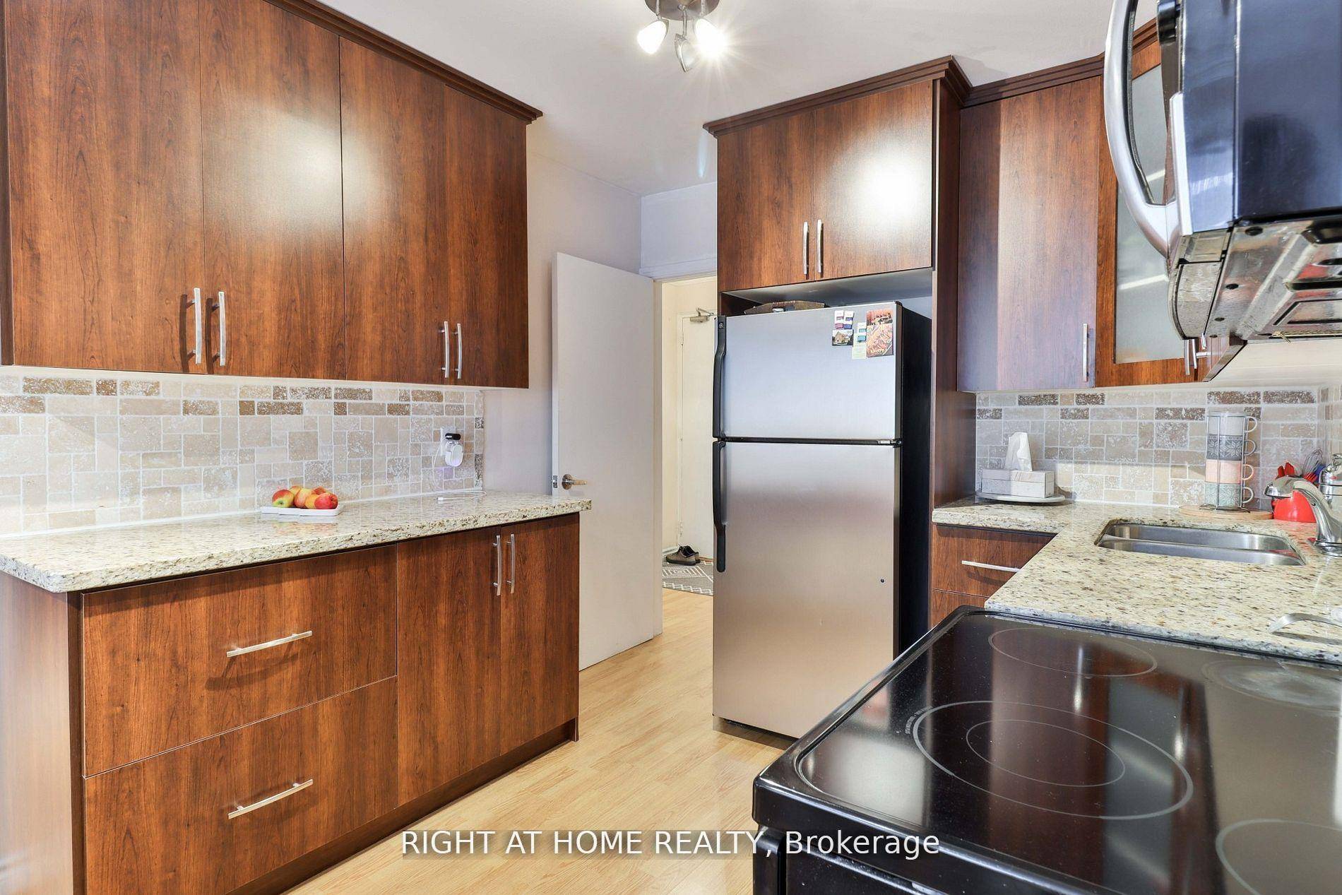Beautiful Home In A Multi Million Dollar Neighborhood !