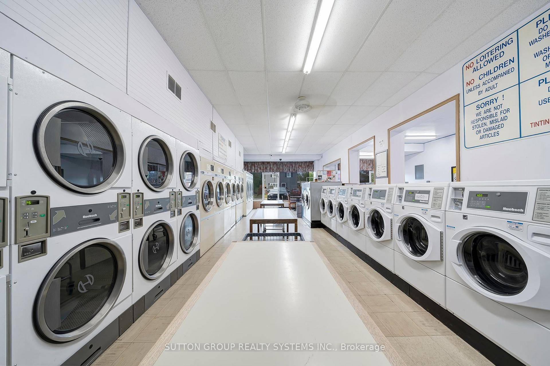 Welcome to Holmedale Coin Laundry, a well established and trusted community staple located on busy Morrell Street.