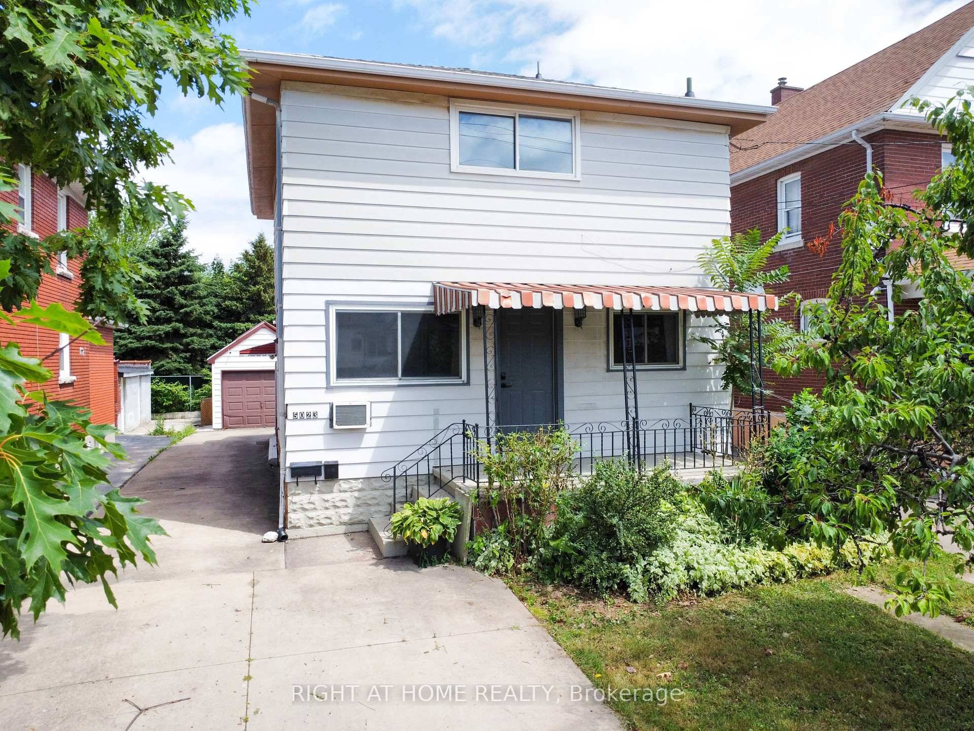 Convert this Legal Duplex into a Legal Triplex !