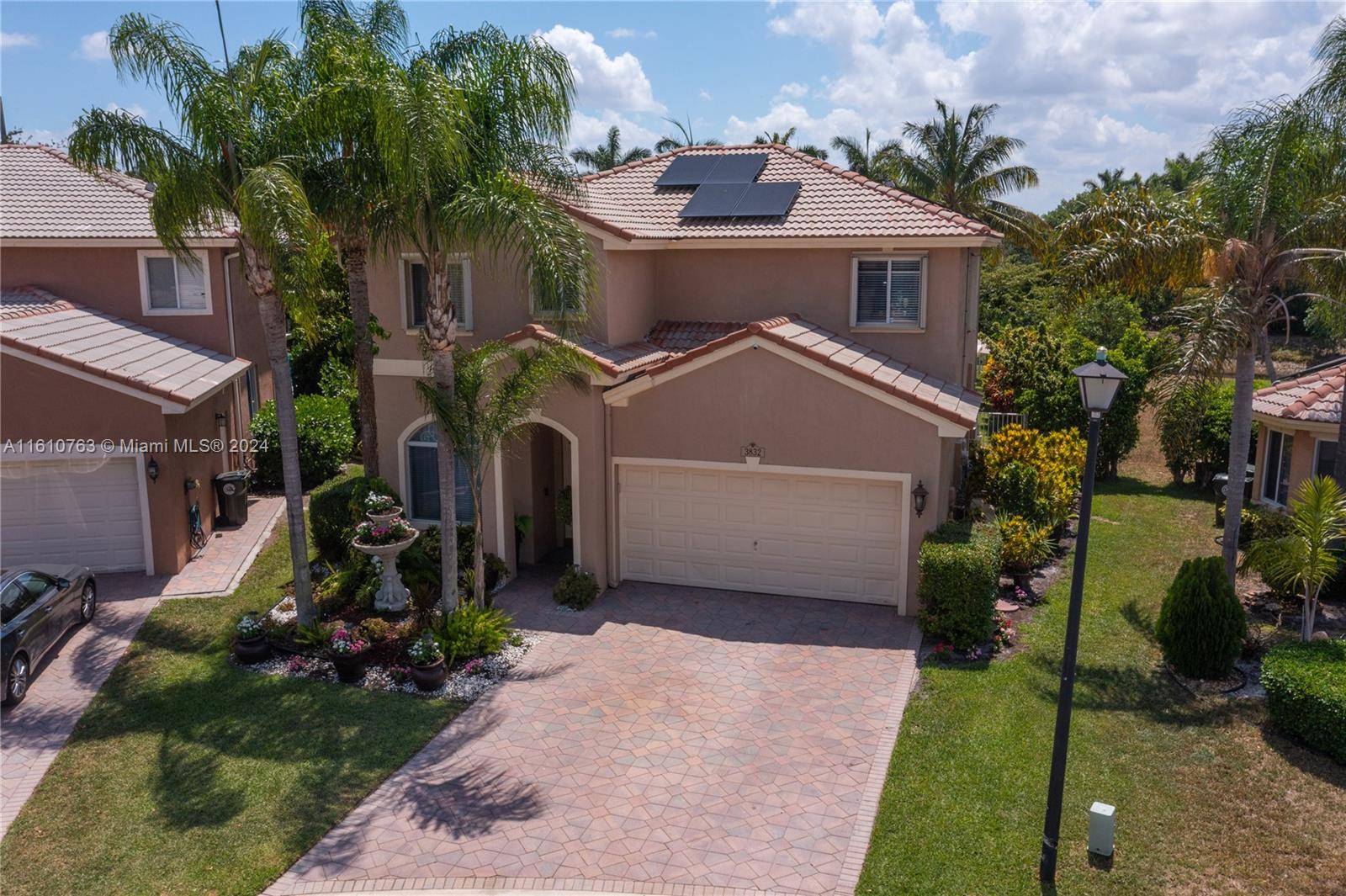 Welcome to This charming single family home offers a perfect blend of comfort and convenience.