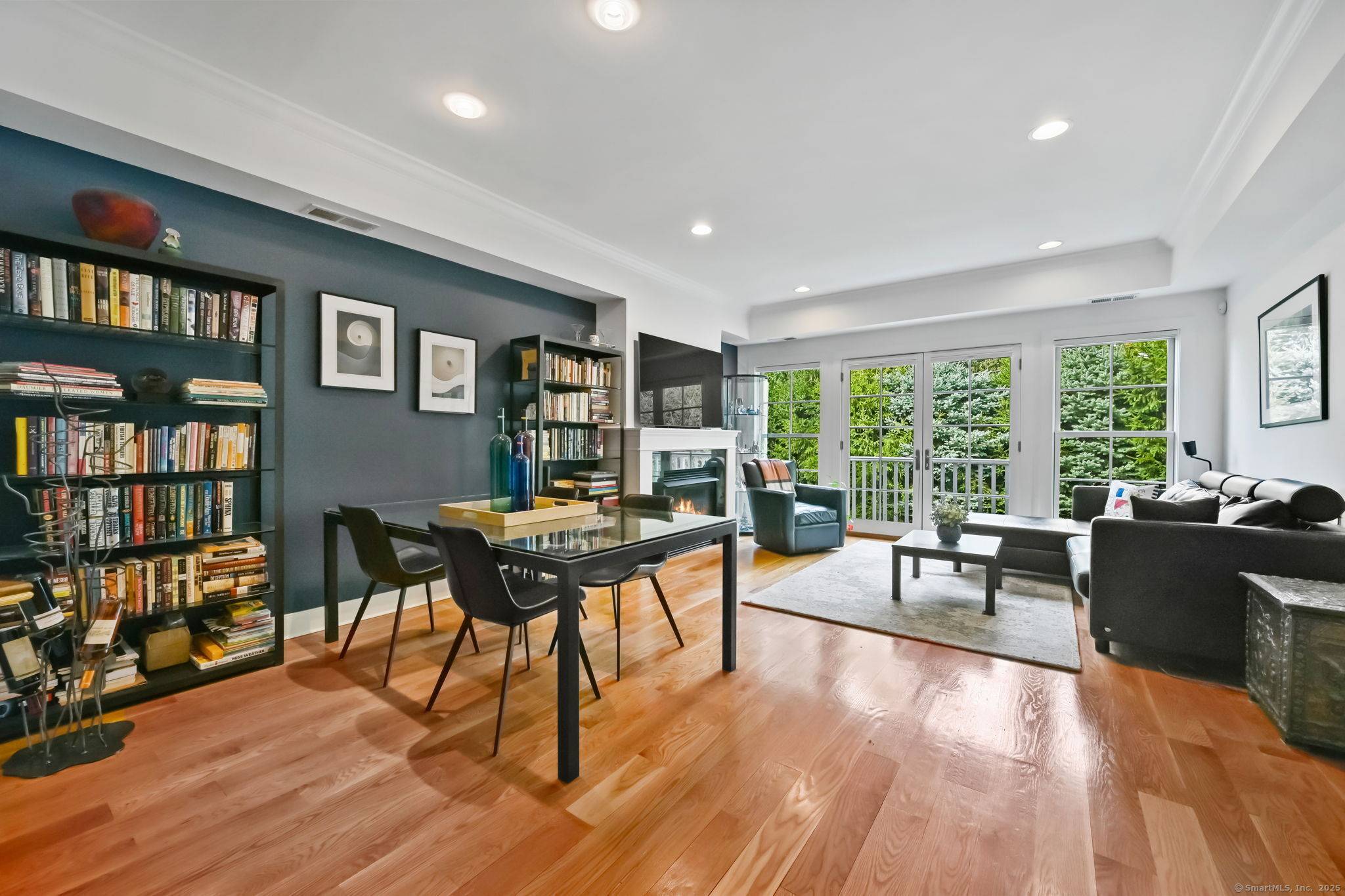 Palmer Hill Townhouse ! in this luxury gated community located on the Old Greenwich Stamford border.
