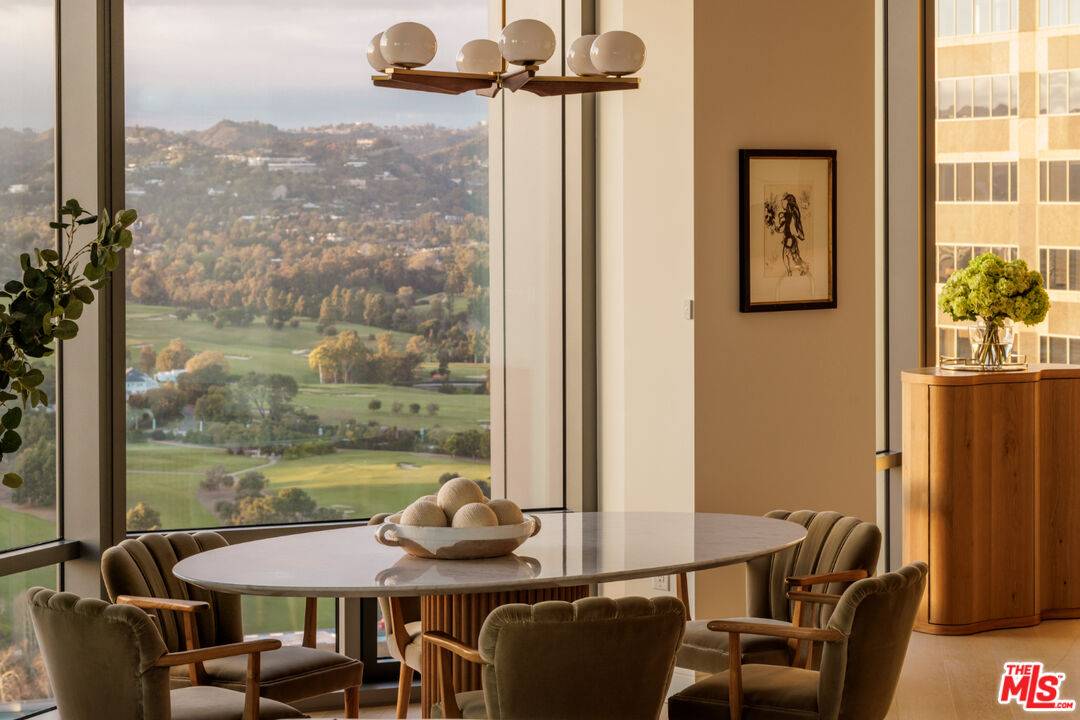 211  W Elm Ct 2BR Beverlywood La