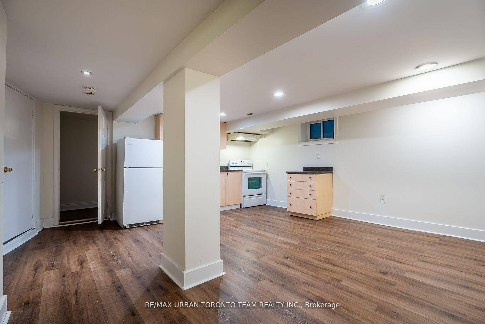 Just Renovated, New Flooring Throughout Entire Unit, Freshly Painted, 2 Bedroom Lower Level With Private Entrance W Open Concept Kit, Lr Dr, Reno'd Bathroom amp ; Washer Dryer, Storage Space ...