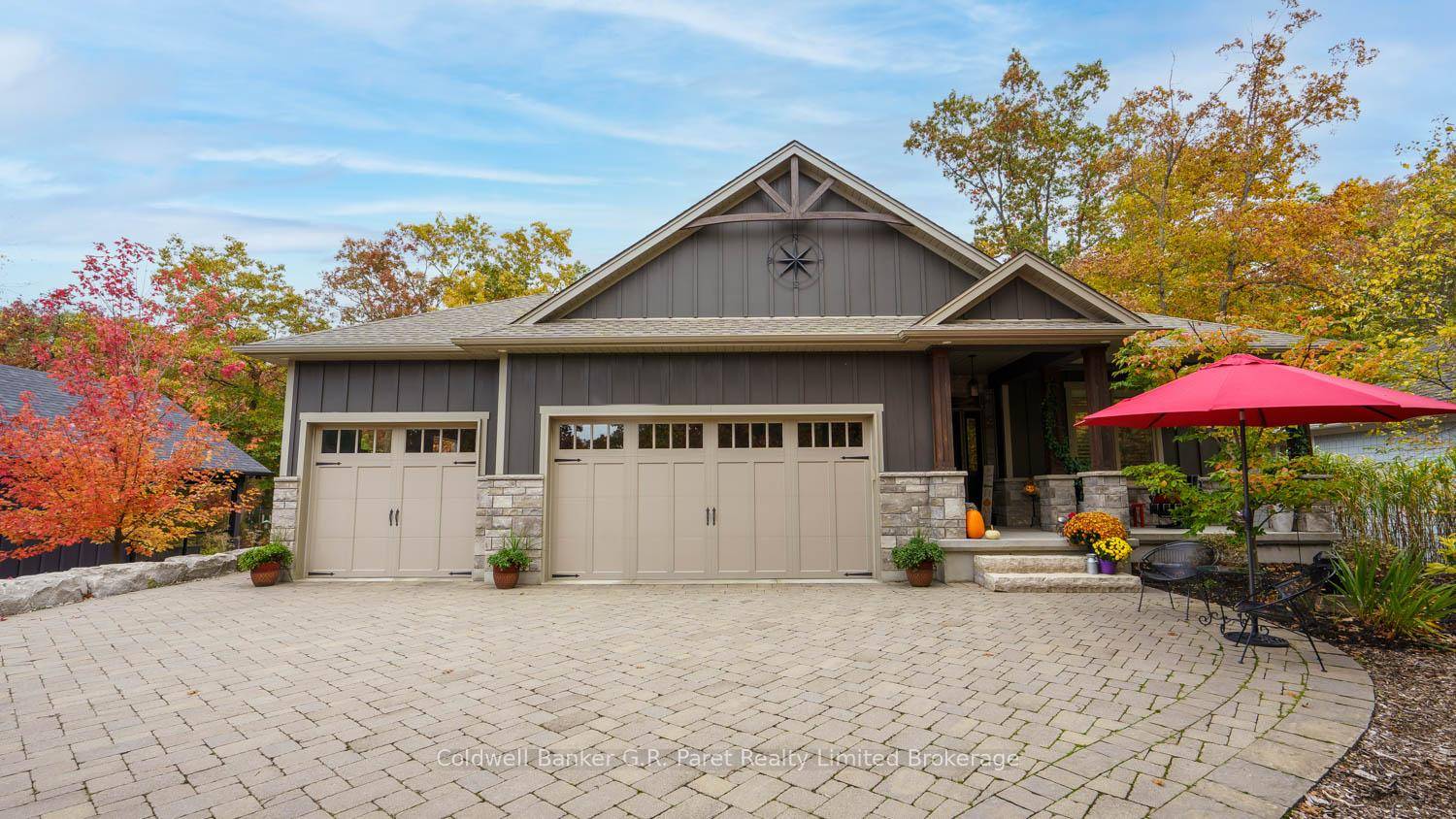 Welcome to The Exquisite Cul De Sac of Pinery Bluffs Backing onto The Pinery Provincial Park !