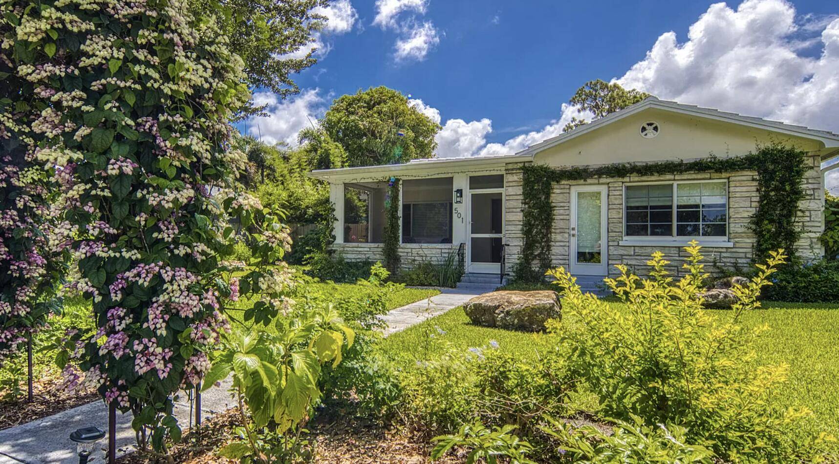 Welcome to your Tropical Retreat in Lake Worth Beach.