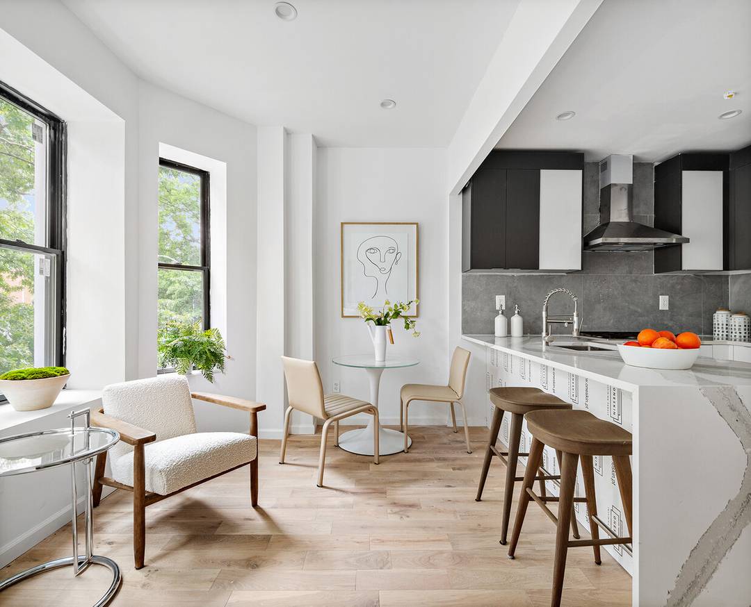 NEXT ACCESS OPEN HOUSE, SUNDAY MARCH 29th, 1 2PM Introducing the top floor residence at 702 Greene Avenue, set within a classic four story townhouse with a refined, modern white ...