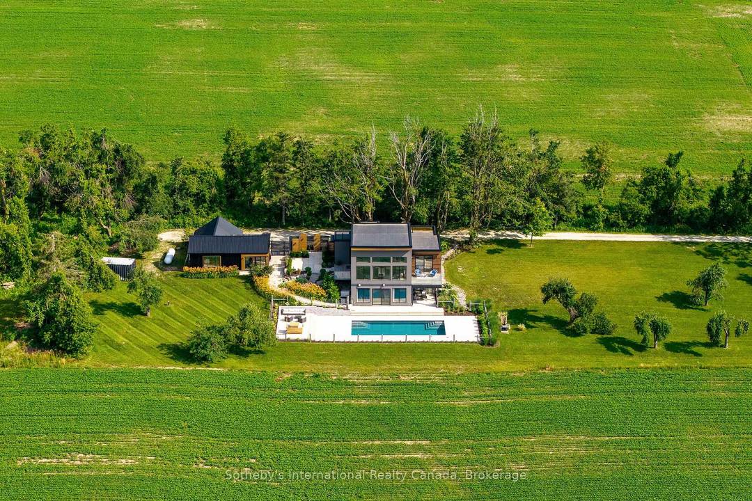 Viewfield an exceptional three bedroom home, where you can experience the most stunning sunrise and sunset views.