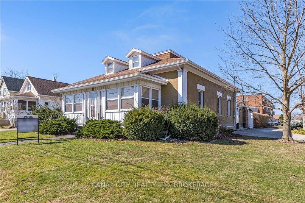 Charming 4 bedroom home in the heart of Thorold !