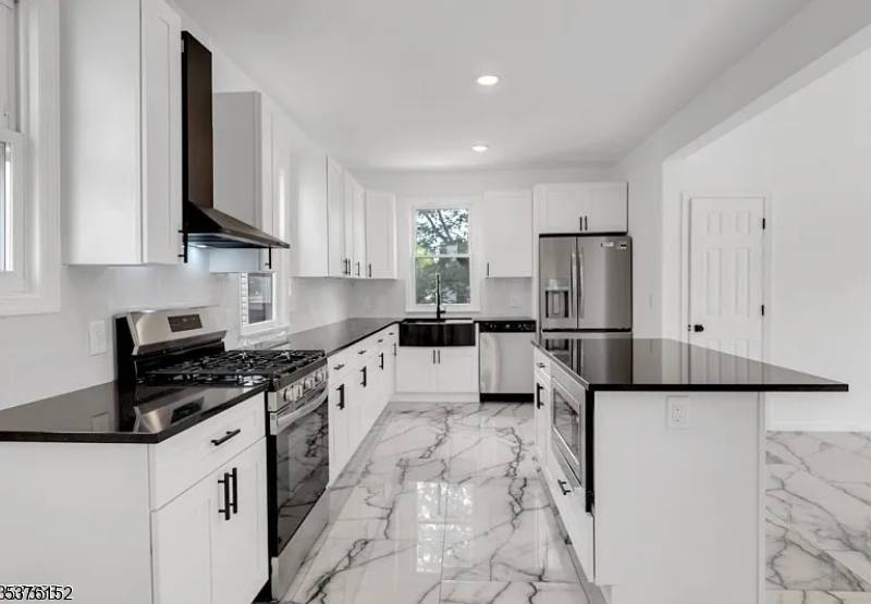 Palm St Newark City New Jersey Single-Family