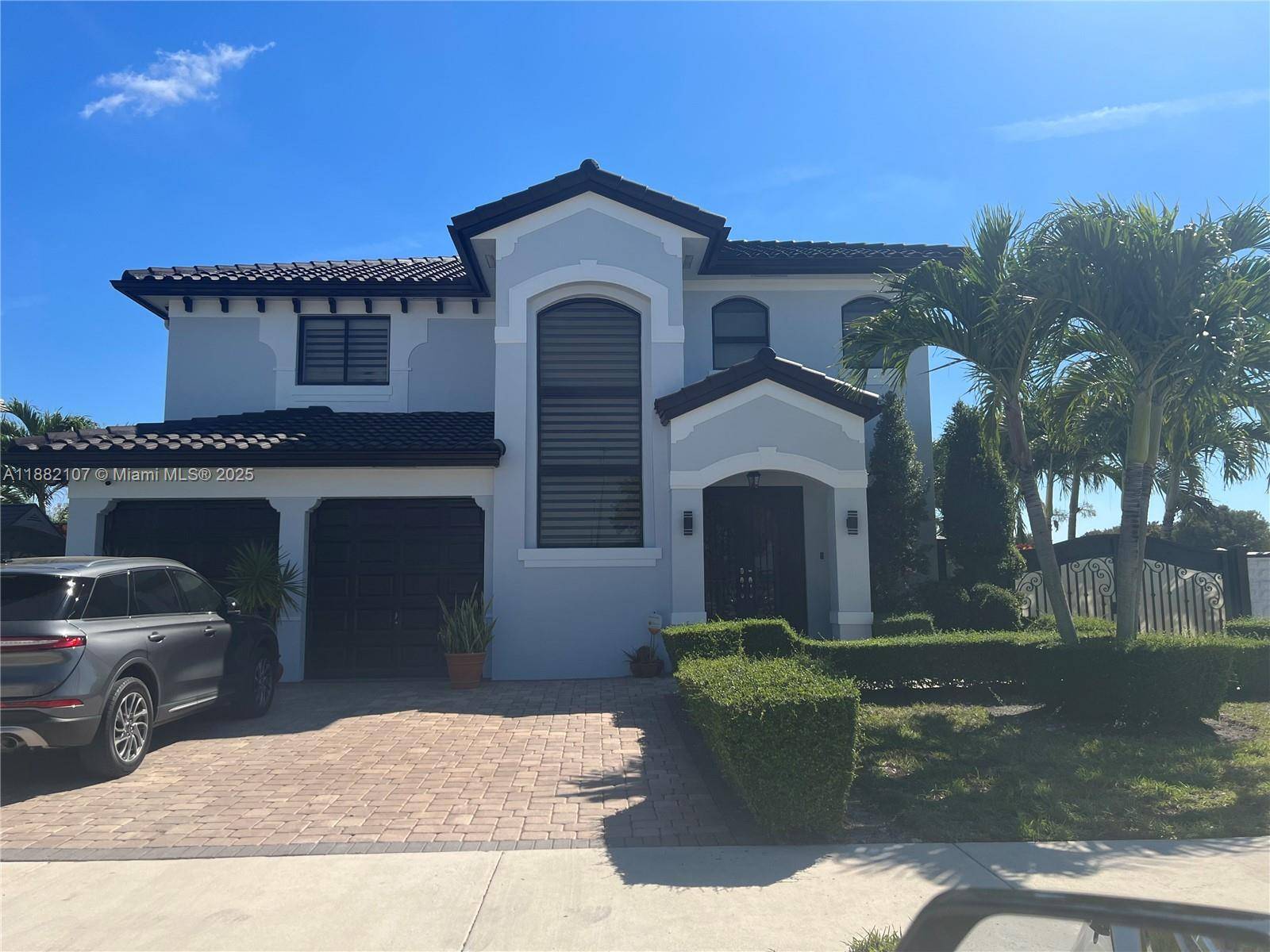 Beautiful, like new corner lot home in West Kendall with no HOA.